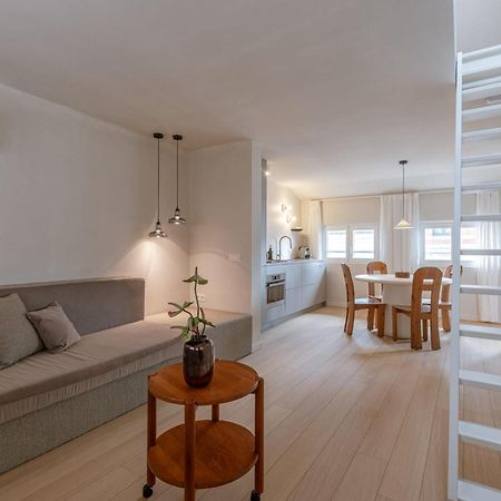 Апартаменты Huswell - Urban Getaway For Two In The Heart Of Антверпен Экстерьер фото