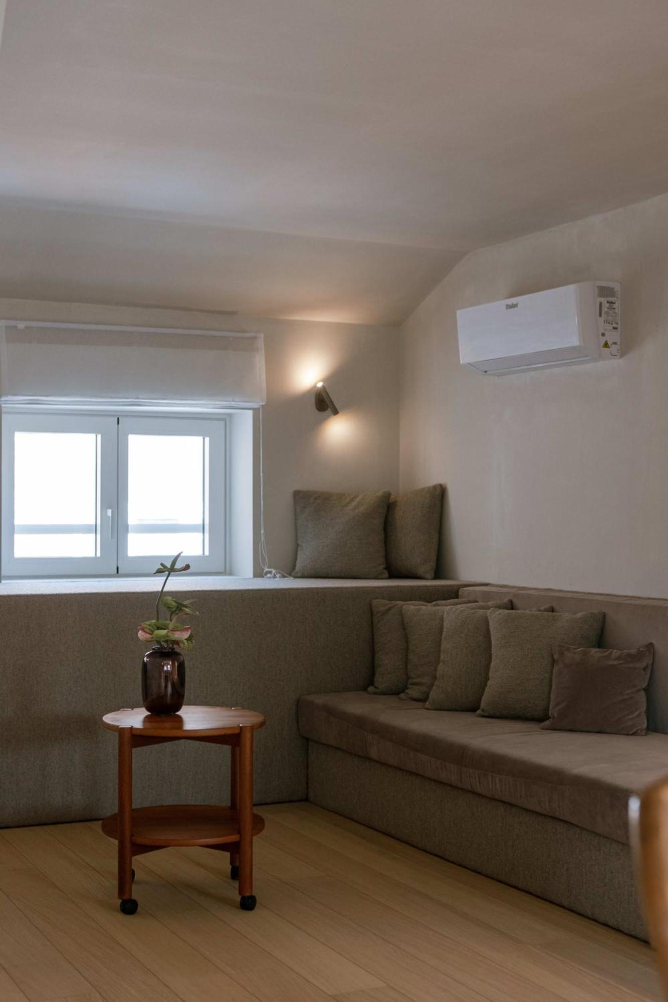 Апартаменты Huswell - Urban Getaway For Two In The Heart Of Антверпен Экстерьер фото